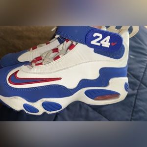 boys size 1Y Nike , red , white & blue